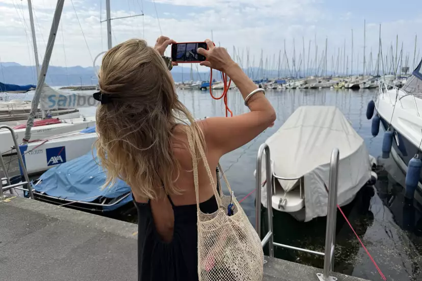 Arrived in Lausanne. Moored and covered.