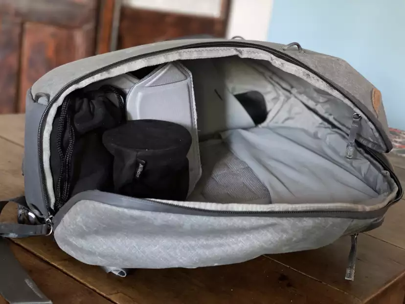 Right side pocket with 2 prime lenses