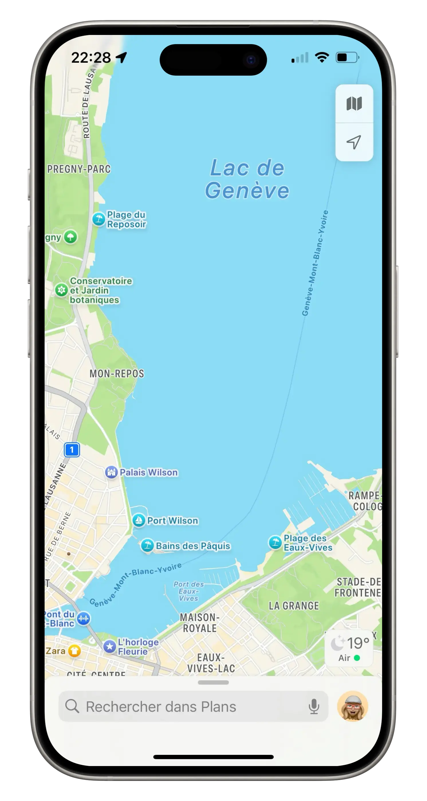 Screenshot of Apple Maps in French
