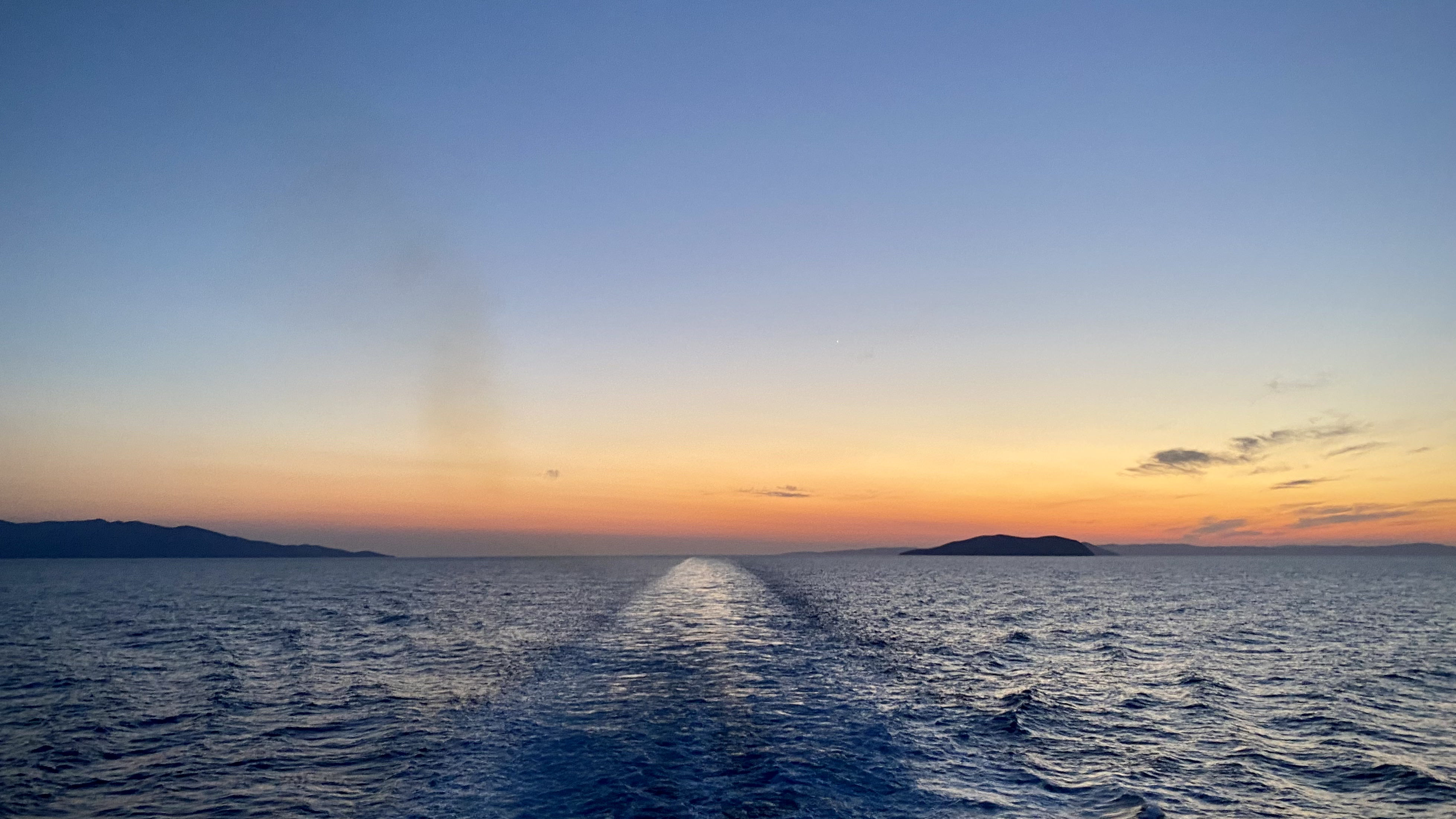 Sailing to Paros from Pirades