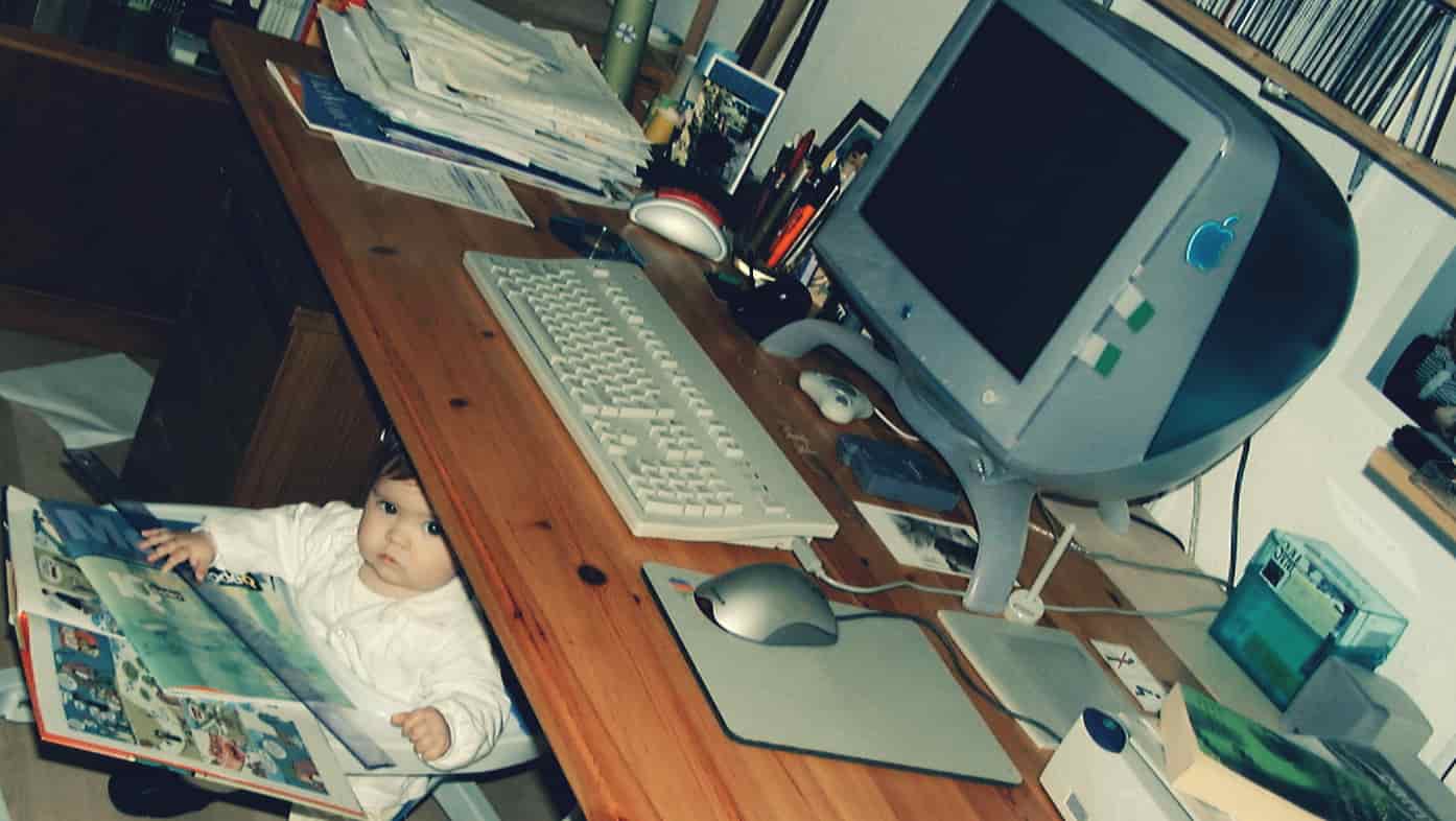 Power Mac G3 with Mathias under the desk in his uppala